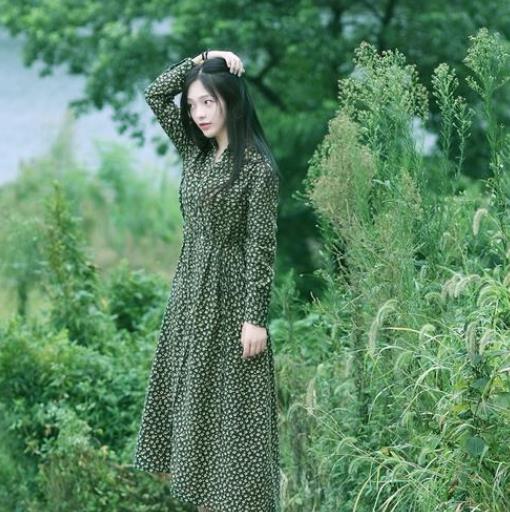 碎花连衣裙怎么搭配?搭配碎花连衣裙注意什么?