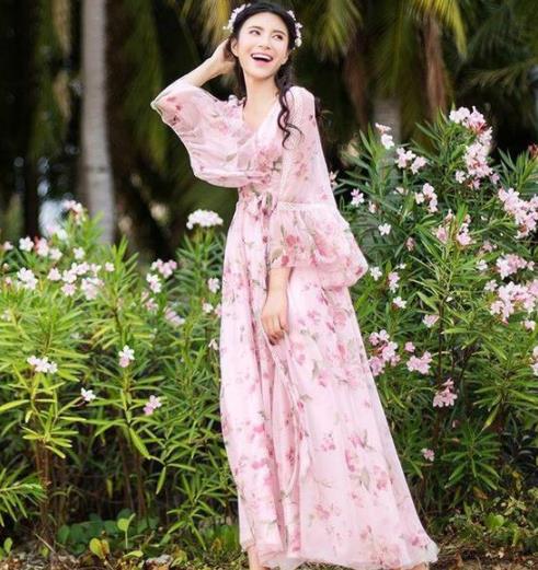 雪纺裙怎么搭配包包?雪纺裙如何搭配?