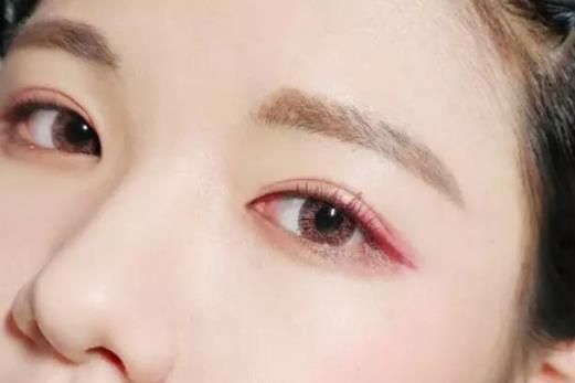 怎么化洋娃娃大眼妆?化眼妆的技巧