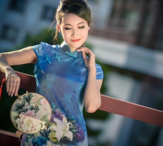 穿旗袍佩戴什么首饰?穿旗袍要注意什么?