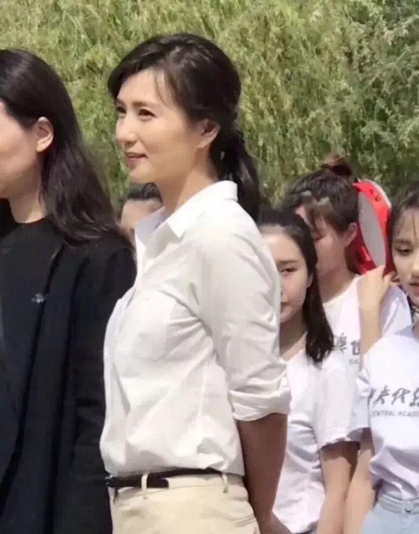 “万人迷”陈好上课状态被偷拍！