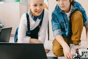 孩子学习编程的最佳年龄(学编程年龄6-17岁)