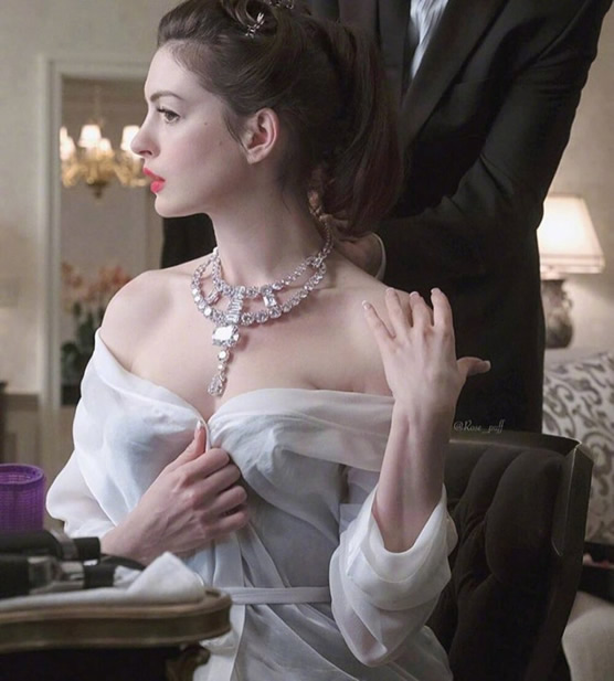 全球公认的十大美女 莫妮卡·贝鲁奇一颦一笑尽显风韵