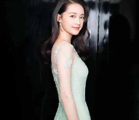 李沁个人资料简介：李沁家庭父母照片及迟迟不红原因