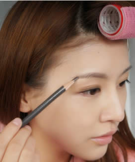 怎么化妆好看简单步骤及图解