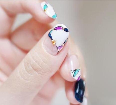 小清新美甲教程图解 好看的美甲图片款式你喜欢吗