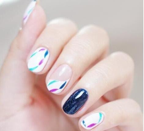 小清新美甲教程图解 好看的美甲图片款式你喜欢吗