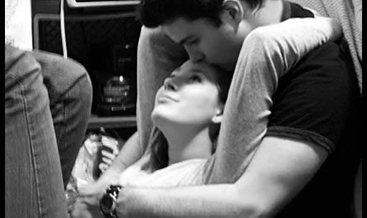 男生从后面抱女生什么感觉(真实感受)