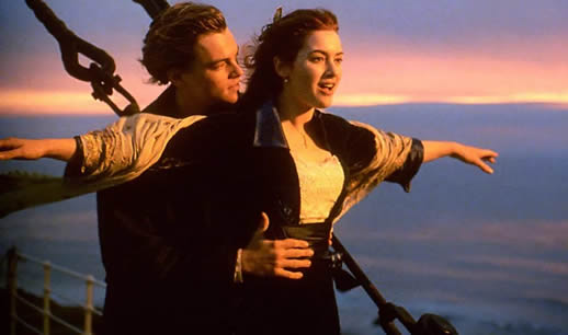 男生从后面抱女生什么感觉(真实感受)