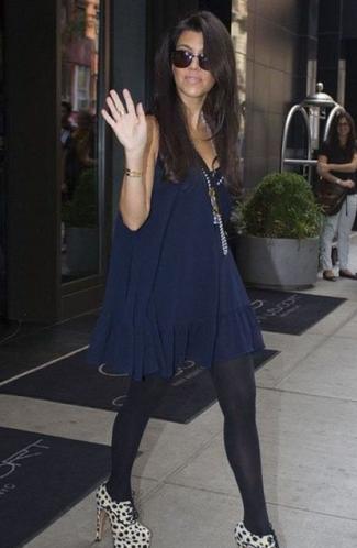 黑色丝袜怎么搭配