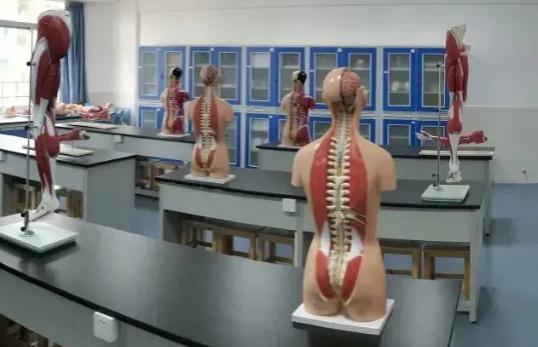 日本十大恐怖都市传说 八尺大人只针对小孩(流传多年)