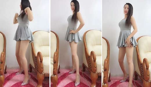 A字裙的小姐姐秀长腿：A字裙薄丝袜搭配令人感到甜美