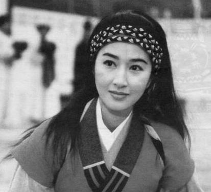 关咏荷个人资料：关咏荷为什么选张家辉