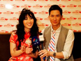 张家辉怎么追到关咏荷：关咏荷张家辉一起演过的电视