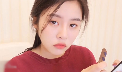 祝晓晗个人资料简介及泳装照片：抖音网红祝晓晗年龄