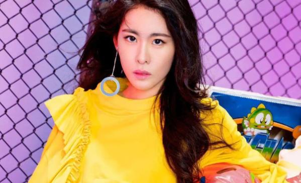 张碧晨跟谁谈恋爱,张碧晨星座是什么