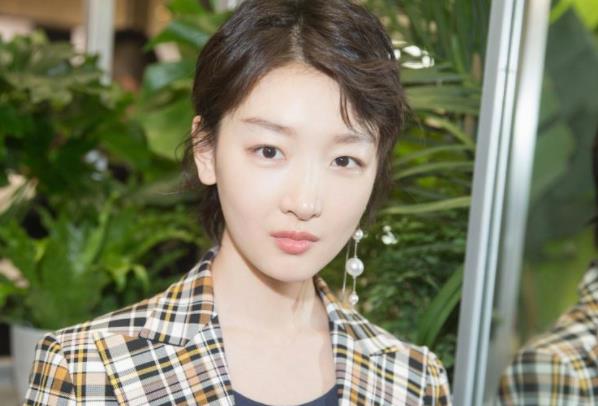 周冬雨家境怎么样,周冬雨籍贯是哪里