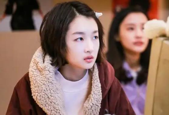 周冬雨个人资料多高 周冬雨家庭出身揭秘