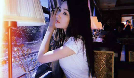 张柏嘉是谁个人资料 张柏嘉家庭背景是富二代吗