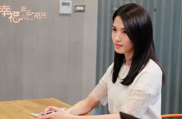 张柏嘉和屈菁菁长得像,张柏嘉是哪个公司的 张柏嘉和屈菁菁长得像,张柏嘉是哪个公司的