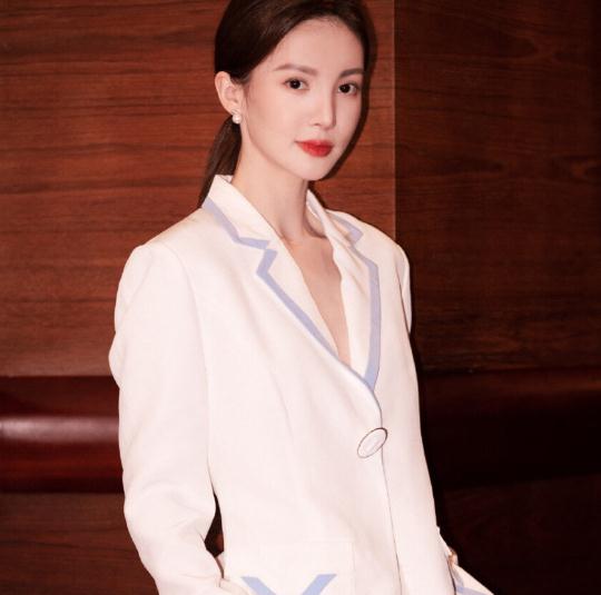 金晨的个人资料(简介,身高,年龄,三围,图片）