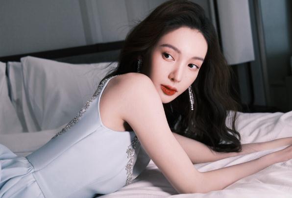 金晨的个人资料(简介,身高,年龄,三围,图片）