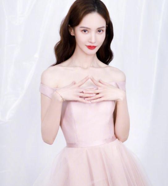 金晨的个人资料(简介,身高,年龄,三围,图片）