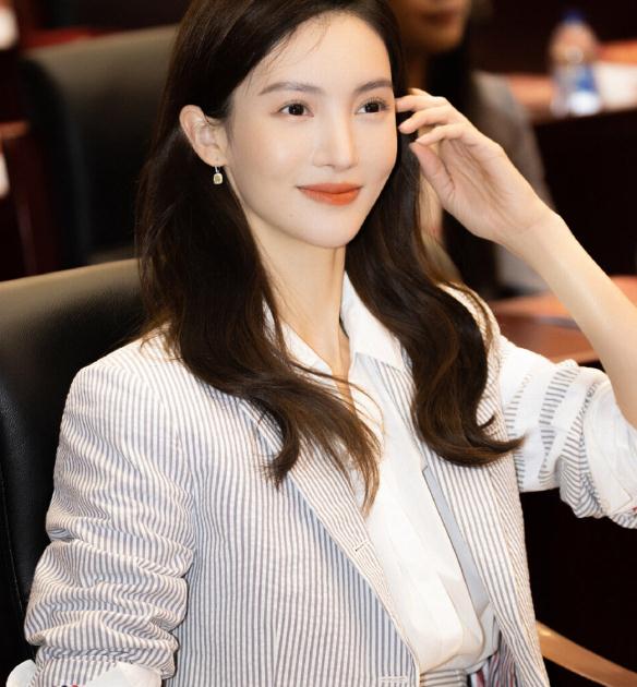 金晨的个人资料(简介,身高,年龄,三围,图片）