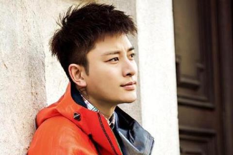 贾乃亮现任女友是谁 贾乃亮李小璐离婚原因是什么 