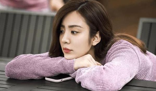 王晓晨和姜妍长得很像,王晓晨和姜妍是一个人吗