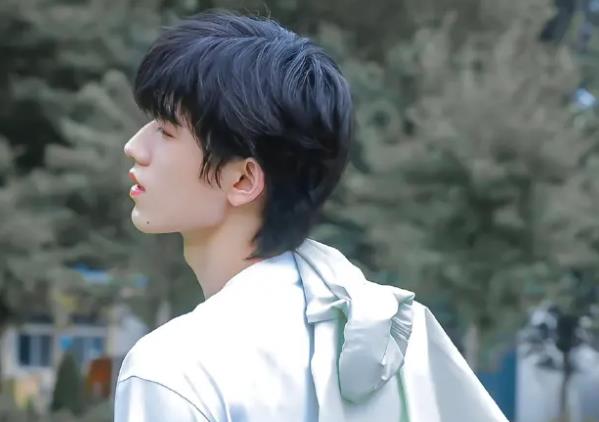 宋亚轩个人资料及家境如何