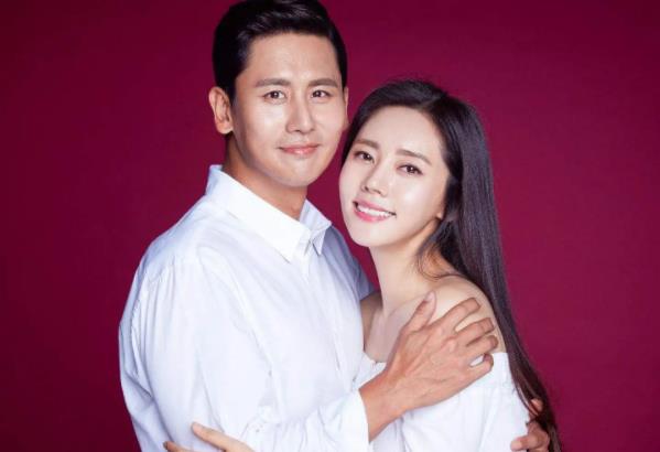 秋瓷炫的第一任丈夫是谁啊 秋瓷炫离婚了吗