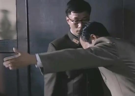 评分9.0以上的谍战剧有哪些，《潜伏》依旧谍战巅峰