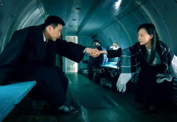 评分9.0以上的谍战剧有哪些，《潜伏》依旧谍战巅峰