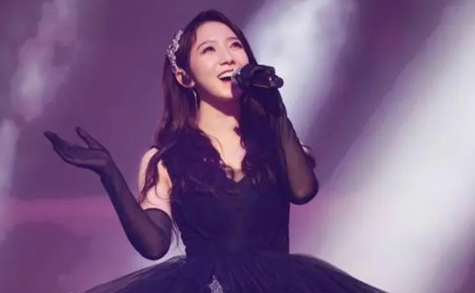 姚安娜是谁个人资料 其为什么不姓任呢