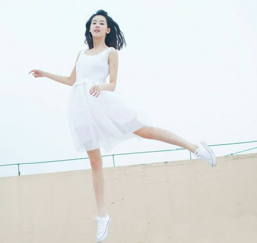 陈都灵个人资料简介：朴素清纯陈都灵微博及图片