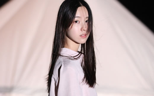 陈都灵个人资料简介：朴素清纯陈都灵微博及图片