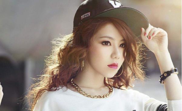 邓紫棋等了九年的人是谁,邓紫棋等了九年的歌叫什么