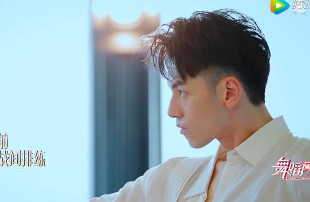 刘迦和杨洋是同学吗,刘迦和杨洋关系好吗