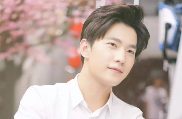 杨洋女朋友叫什么名字,杨洋属啥生肖