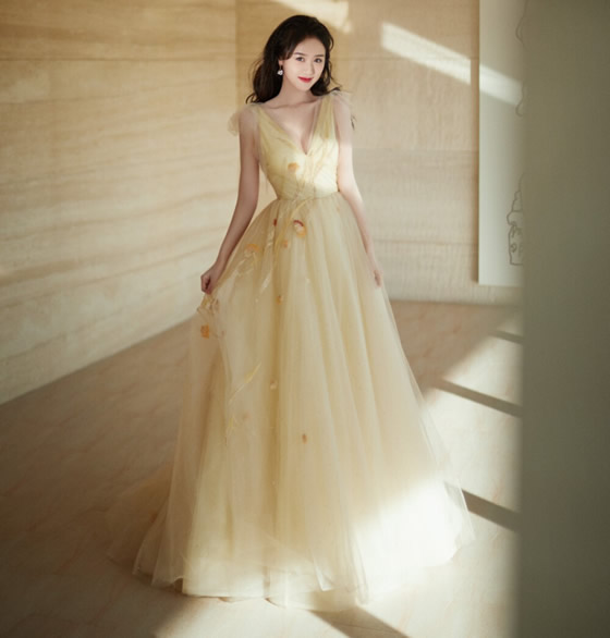 袁冰妍个人资料(简介,身高,年龄,三围,图片) 袁冰妍个人资料(简介,身高,年龄,三围,图片)