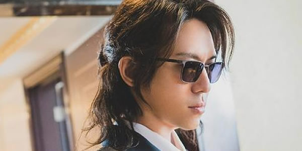 黑瞎子和张起灵谁厉害