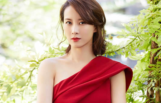 演员张静静简历胸多大？大胸身材照片吸睛