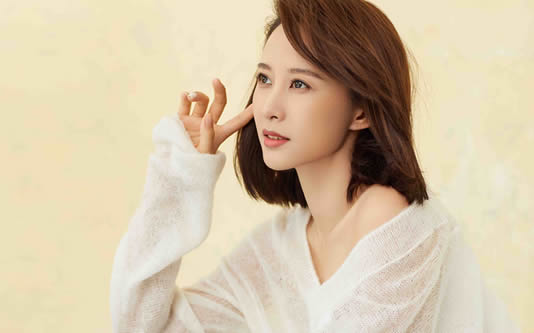 演员张静静简历胸多大？大胸身材照片吸睛