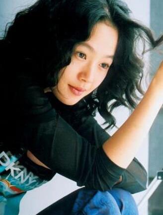 姜文老婆周韵是谁：姜文老婆周韵个人资料图片介绍