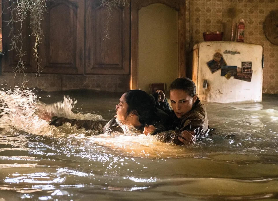 有哪些爆炸好看的科幻电影？酷爽劲爆8部科幻电影推荐