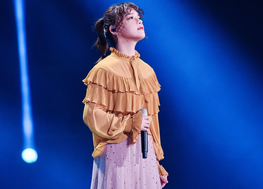 黄霄云个人简介 如何走红的及家境怎么样 黄霄云个人简介 如何走红的及家境怎么样
