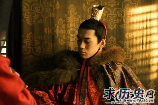 长安十二时辰皇帝为什么要让林九郎代政?明明有太子为什么用外人?