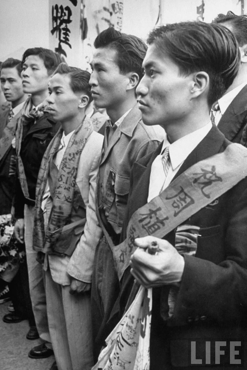 接受培训的青年