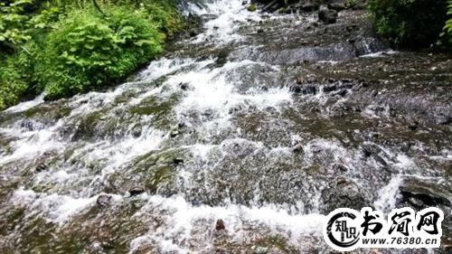 描写山泉水的优美句子 描写山泉的佳句